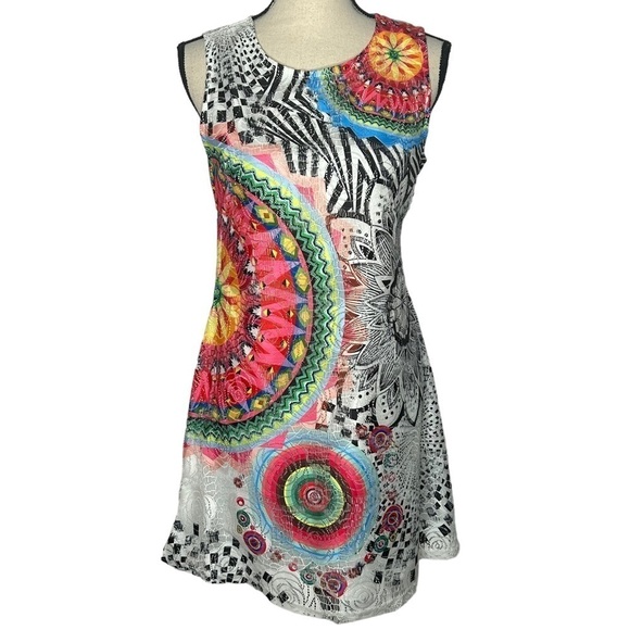 Fleur De Lis Mandala Print Lace Overlay Shift Dress - Picture 4 of 15